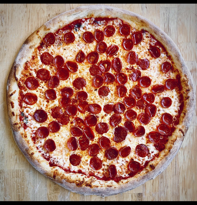 10 Pizza cup and char Pepperoni pizza